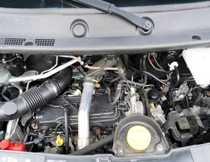 Nissan NV400 10