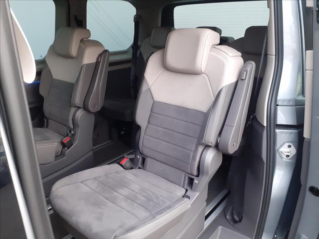 Volkswagen Multivan 21