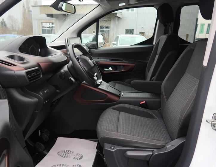 Peugeot Rifter 12