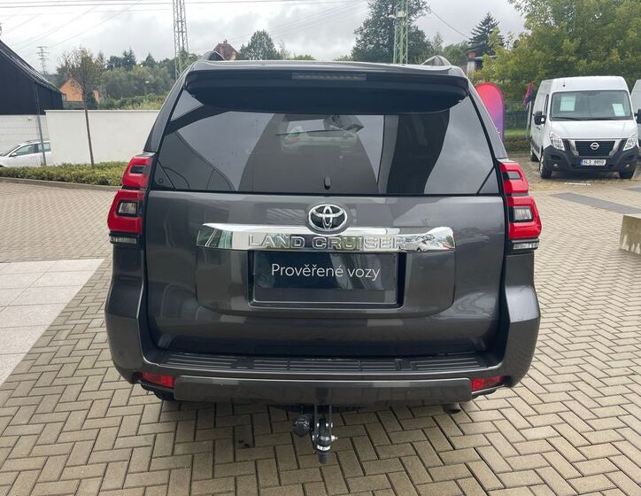 Toyota Land Cruiser 5