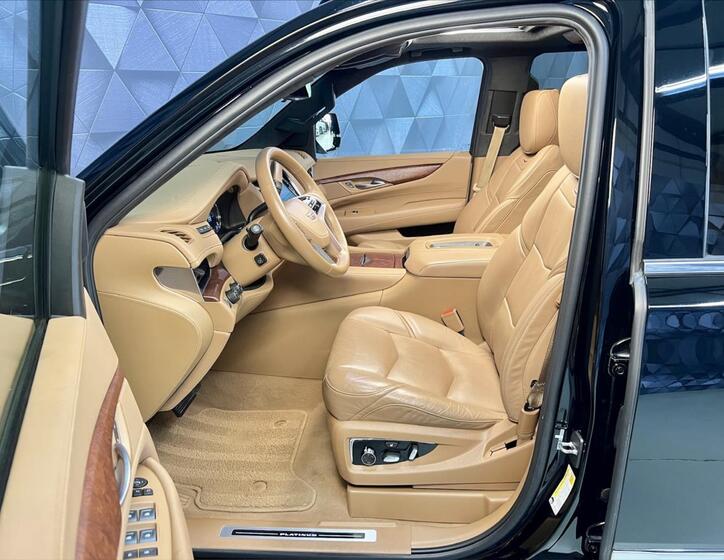 Cadillac Escalade 11