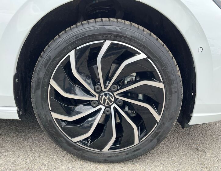 Volkswagen Golf 21
