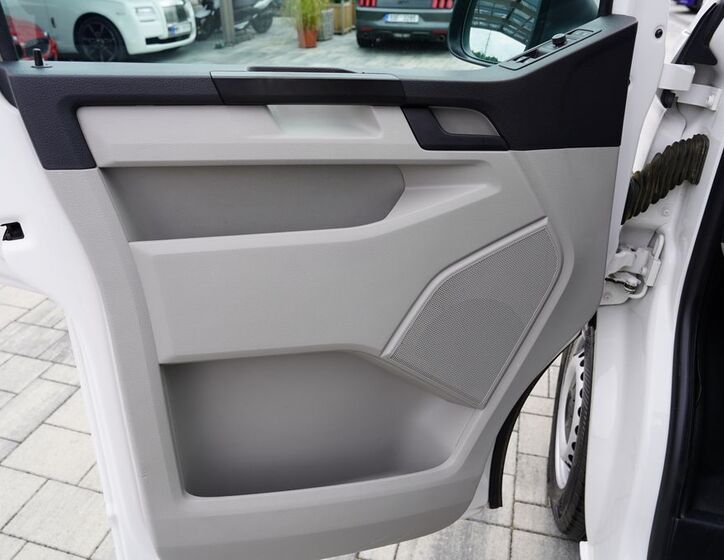 Volkswagen Transporter 12