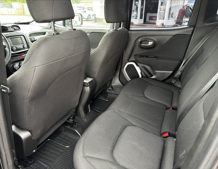 Jeep Renegade 11