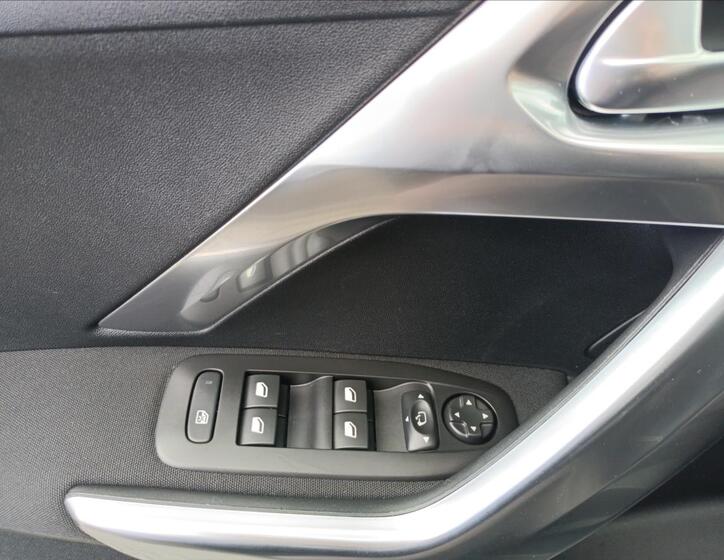 Peugeot 2008 28