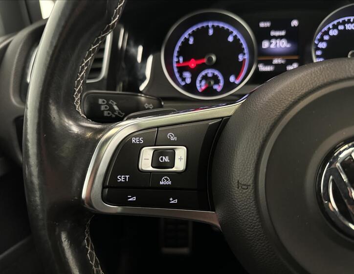 Volkswagen Golf 17