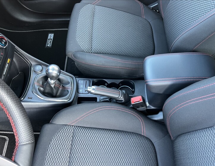 Ford Puma 32