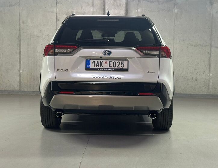 Toyota RAV4 6