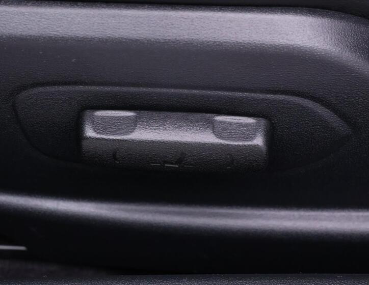Hyundai Genesis 17