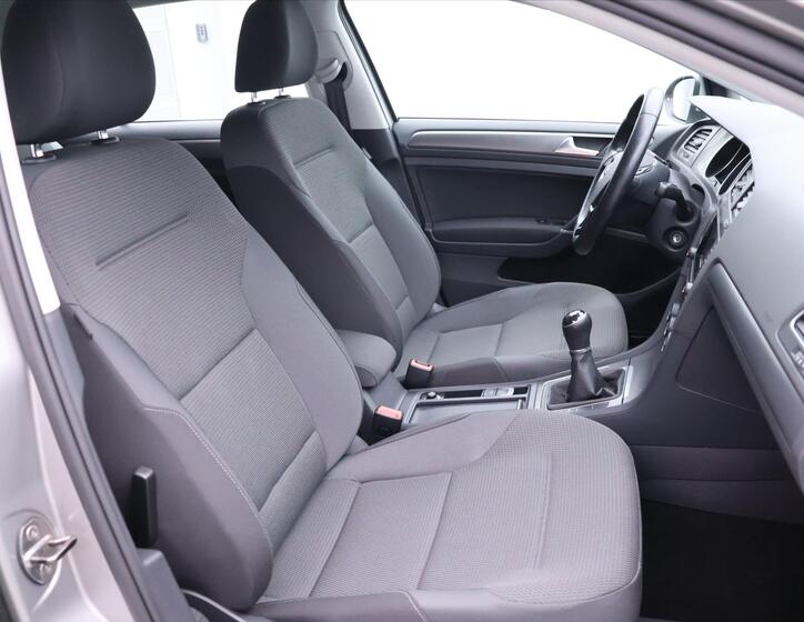 Volkswagen Golf 14