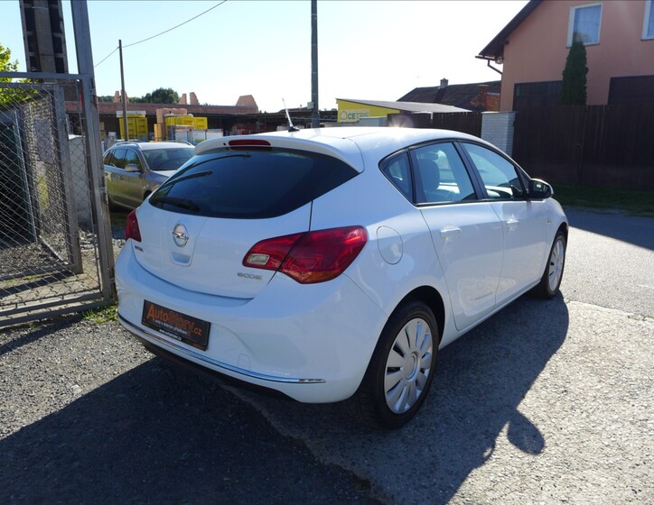 Opel Astra 6