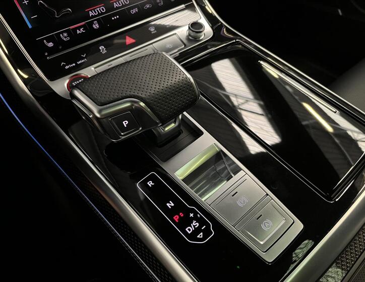 Audi SQ8 16