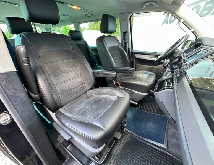 Volkswagen Multivan 12