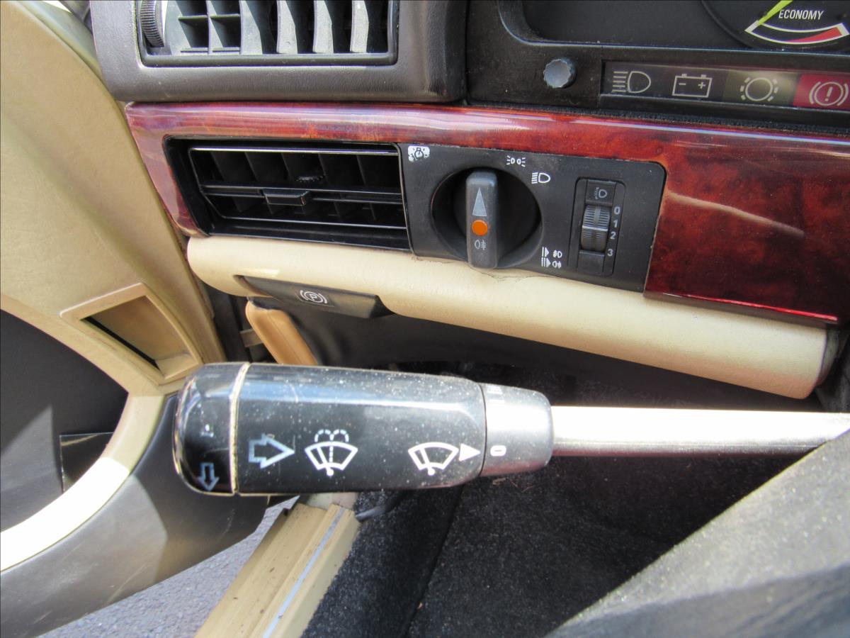 Mercedes-Benz 126