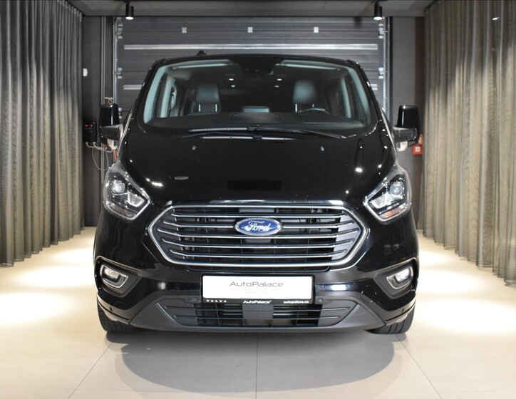 Ford Tourneo Custom 6