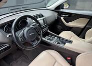 Jaguar F-Pace 9