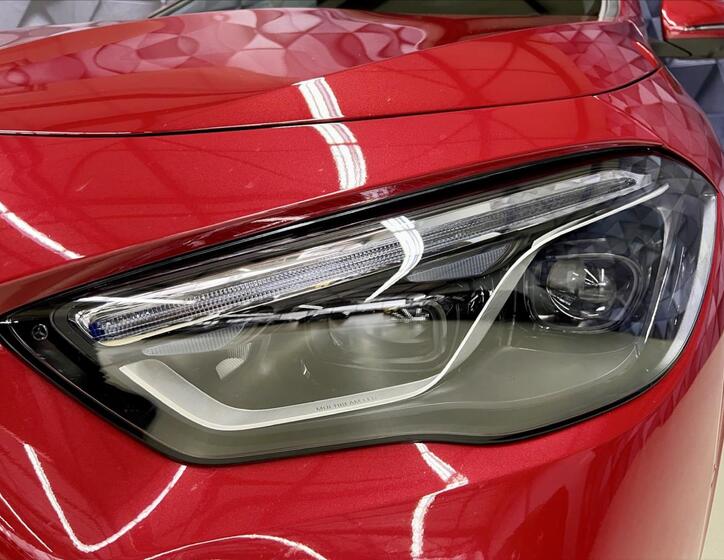 Mercedes-Benz GLA 8