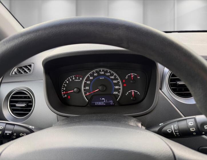 Hyundai i10 17