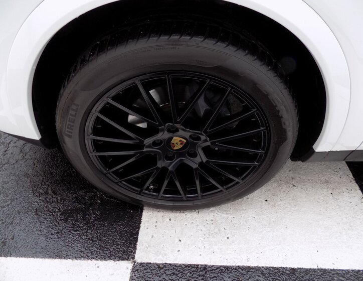 Porsche Cayenne 46