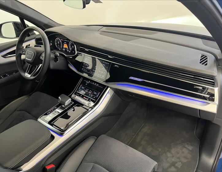 Audi Q7 24