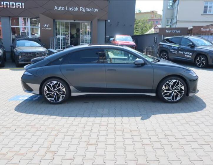 Hyundai Ioniq 6 8