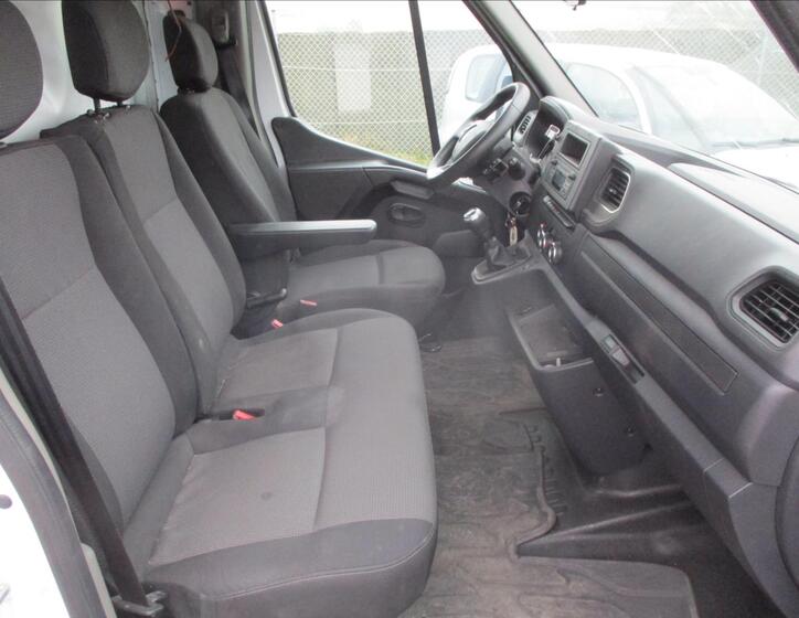 Renault Master 8
