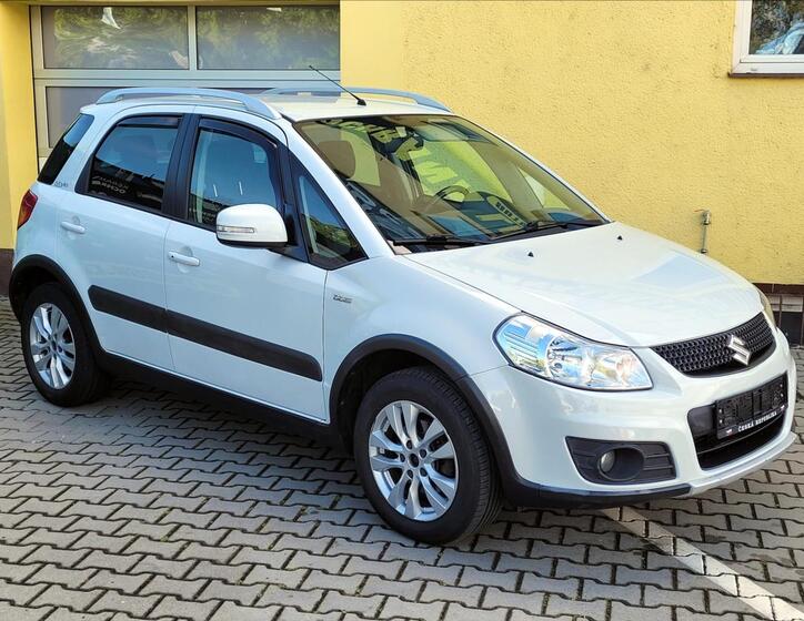 Suzuki SX4 1
