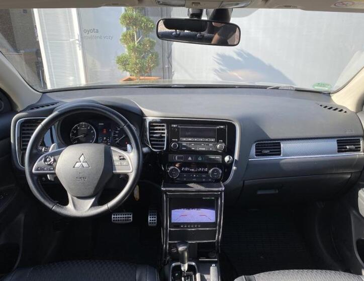 Mitsubishi Outlander 12