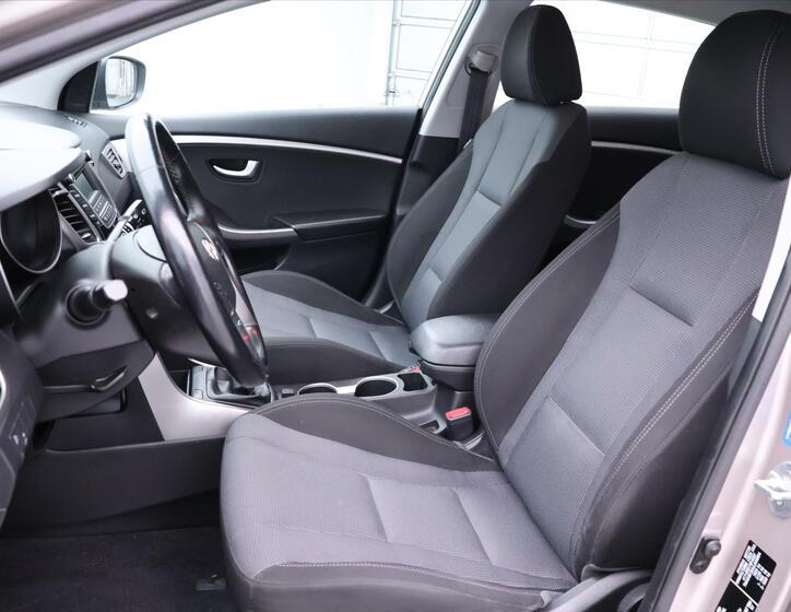 Hyundai i30 10