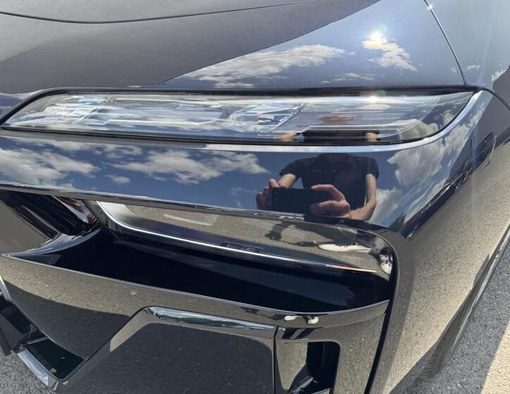 BMW i7 19