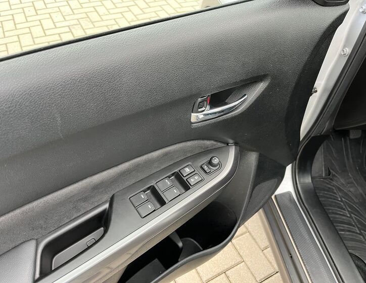 Suzuki Vitara 12