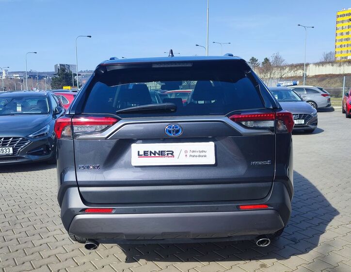 Toyota RAV4 6