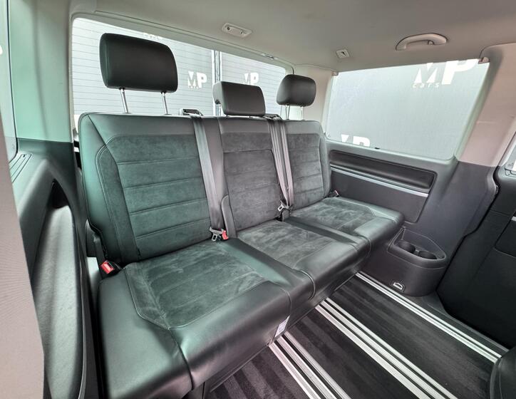 Volkswagen Multivan 17