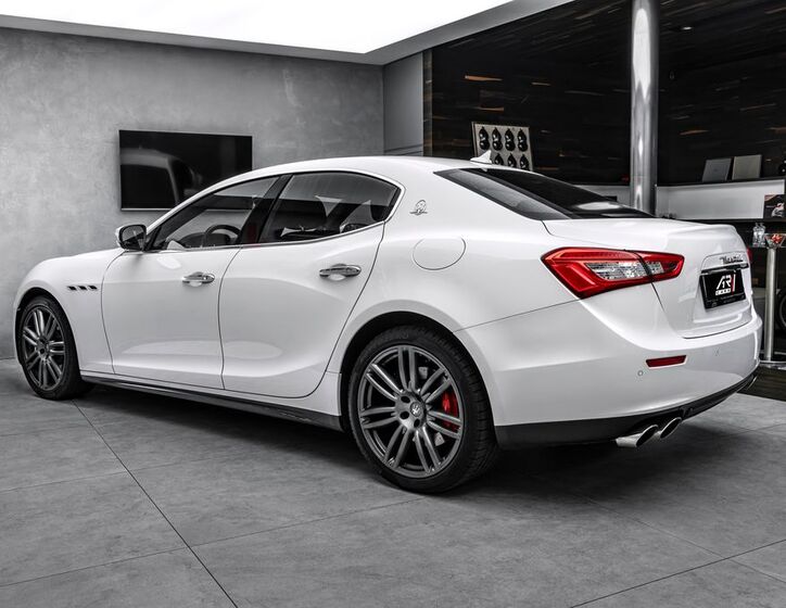Maserati Ghibli 7