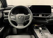 Lexus UX 300h 5