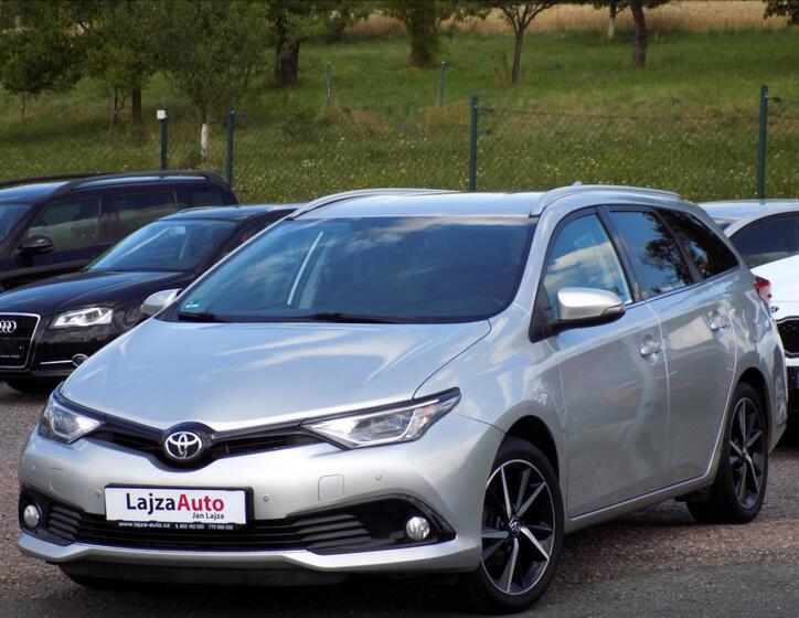 Toyota Auris 2