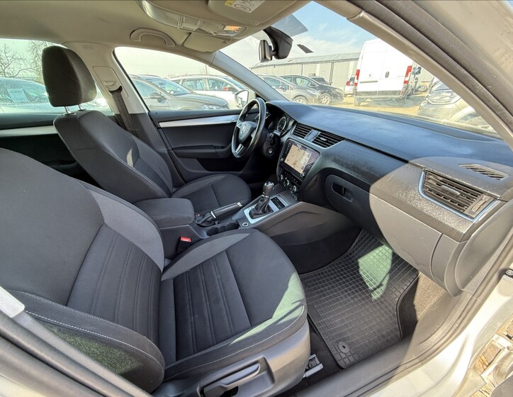 Škoda Octavia 25