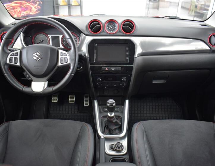 Suzuki Vitara 15
