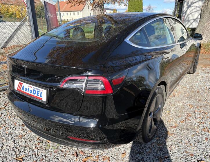 Tesla Model 3 7