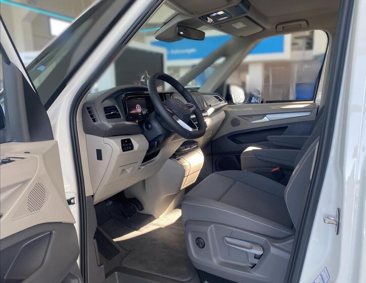 Volkswagen Multivan 5