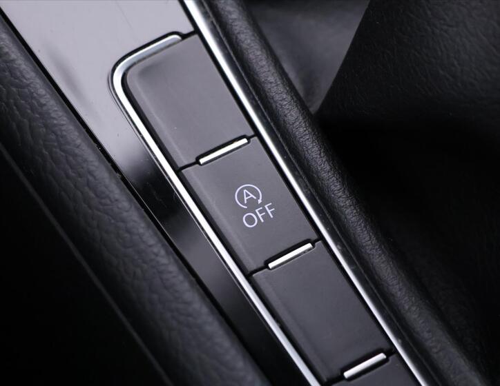 Volkswagen Golf 20