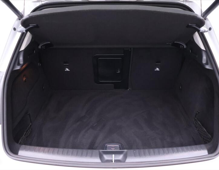 Mercedes-Benz GLA 10