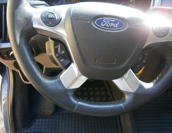 Ford Tourneo Custom 21