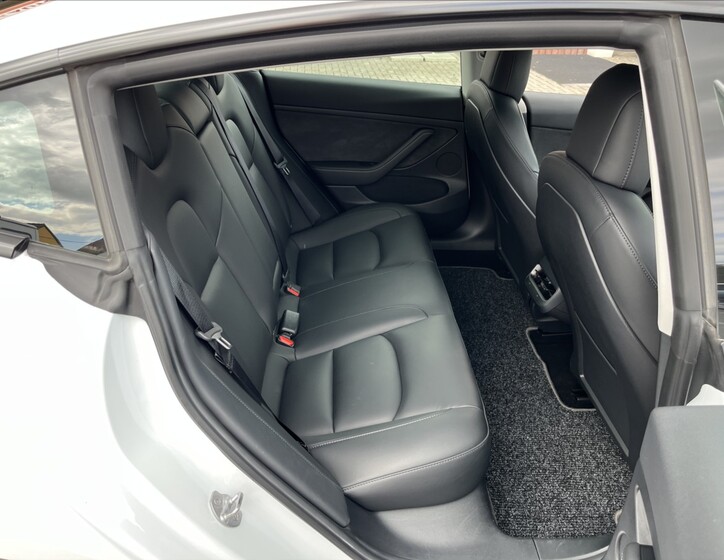 Tesla Model 3 26