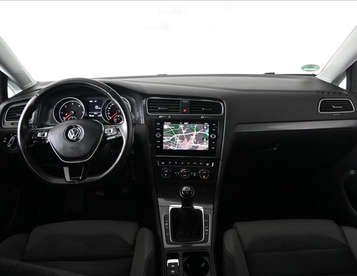 Volkswagen Golf 11