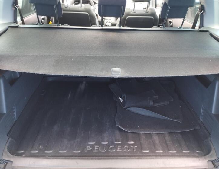 Peugeot 5008 17