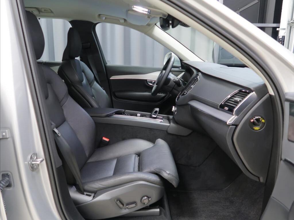 Volvo XC90 11