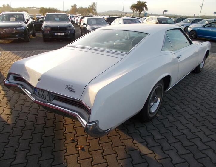 Buick Riviera 10