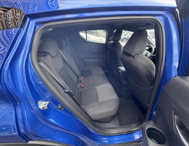 Toyota C-HR 13