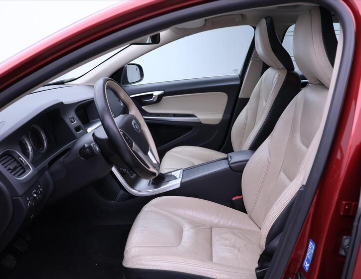 Volvo V60 11